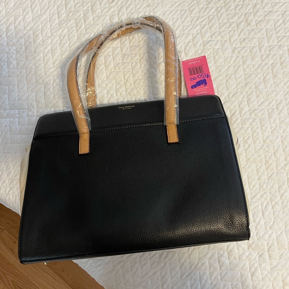 NWT Isaac Mizrahi black and off white purse.